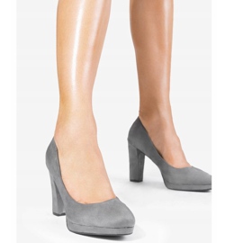 Pompe din piele de căprioară gri pe stâlpul LEI-169 1