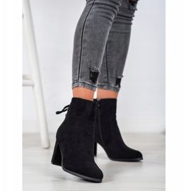 Cizme legate pe postarea VINCEZA negru 2 Cizme legate pe postarea VINCEZA negru 2