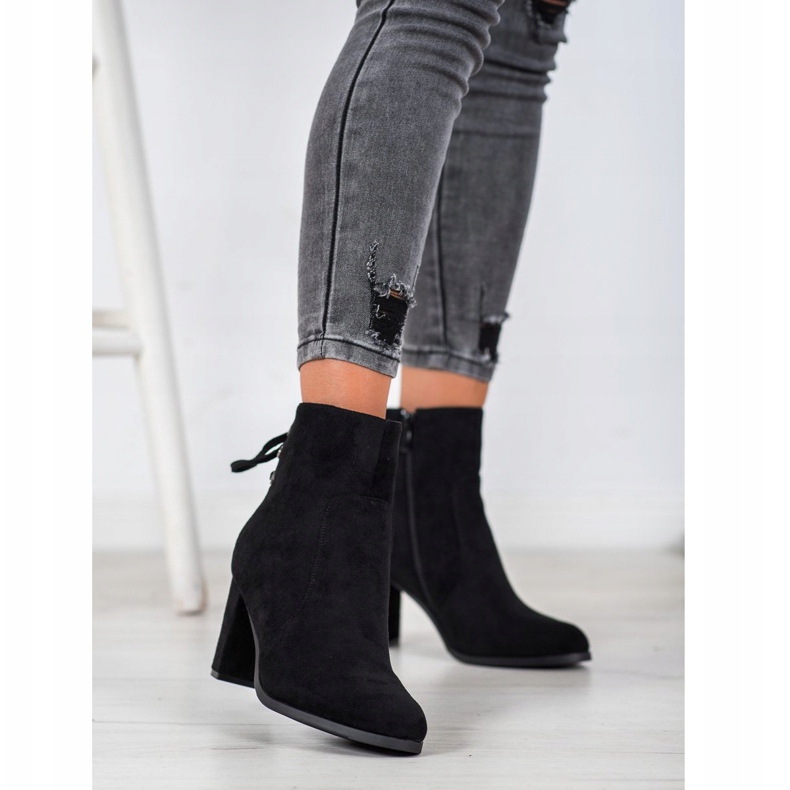 Cizme legate pe postarea VINCEZA negru 2 Cizme legate pe postarea VINCEZA negru 2