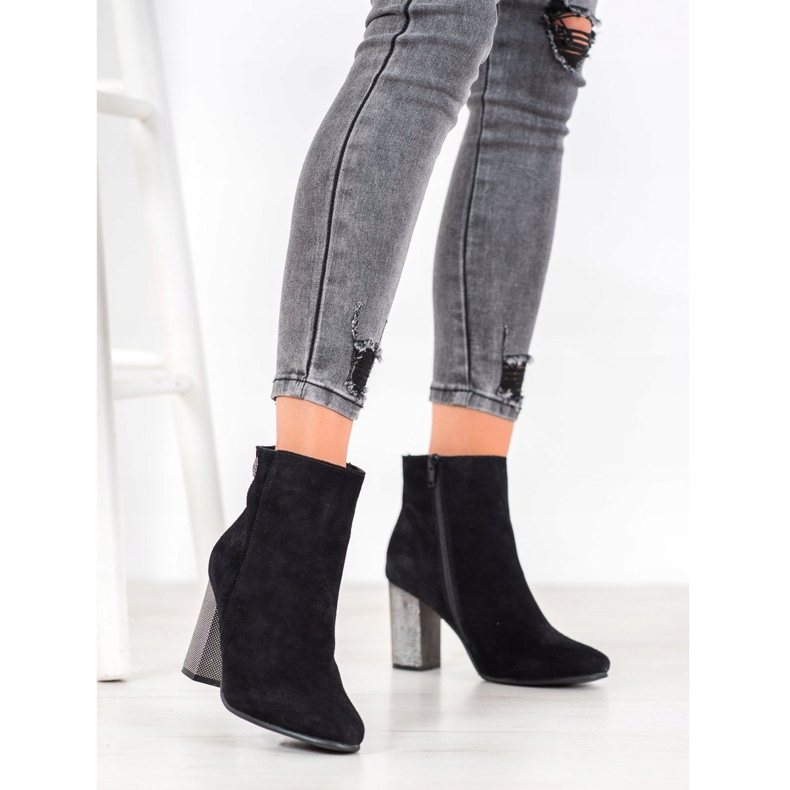 Goodin Ghete din piele pe un stâlp negru 1