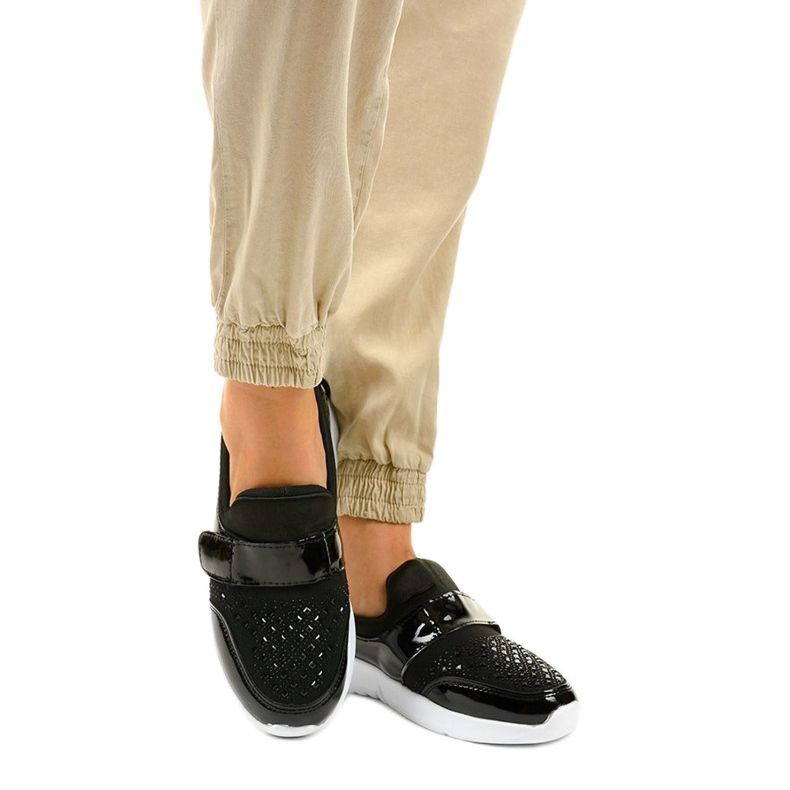 Pantofi sport alunecați negru și alb B120-1 2