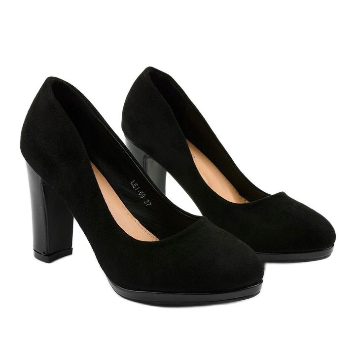 Pompe negre pe stâlpul LEI-69 negru 2