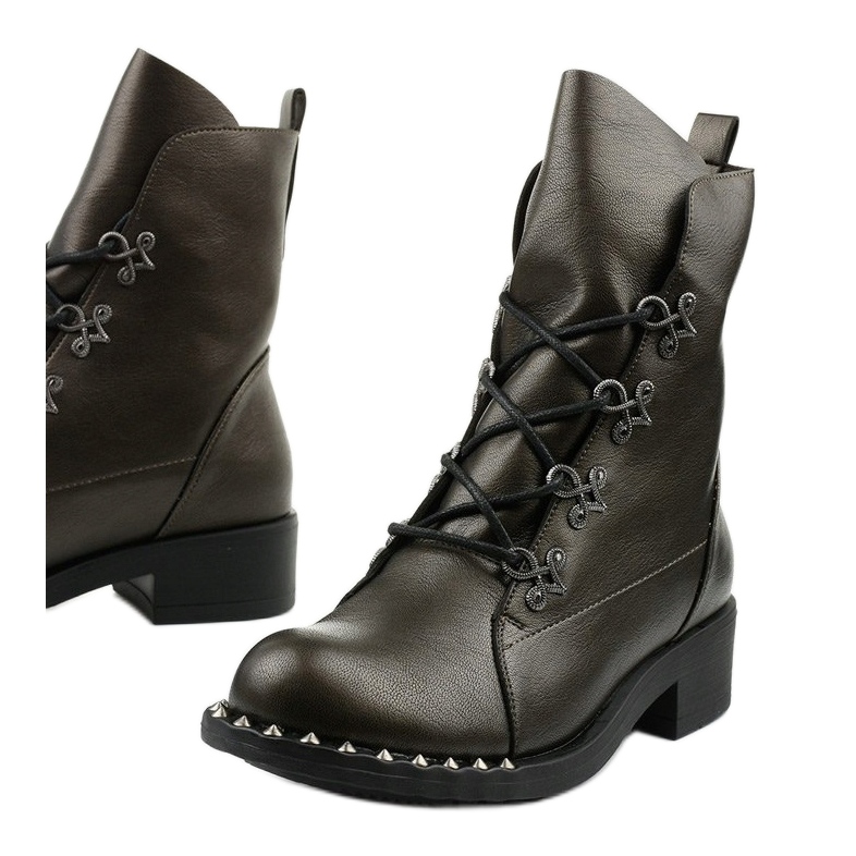 Cizme maro pentru femei, cu știfturi Aqua 1 Cizme maro pentru femei, cu știfturi Aqua 1