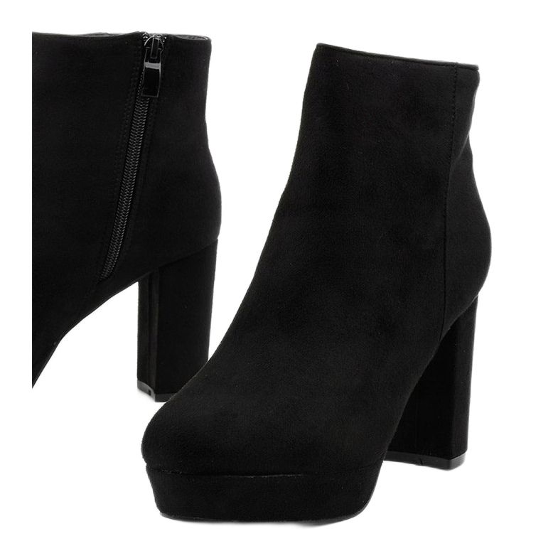 Botine negre pe postarea Neadarea negru 1