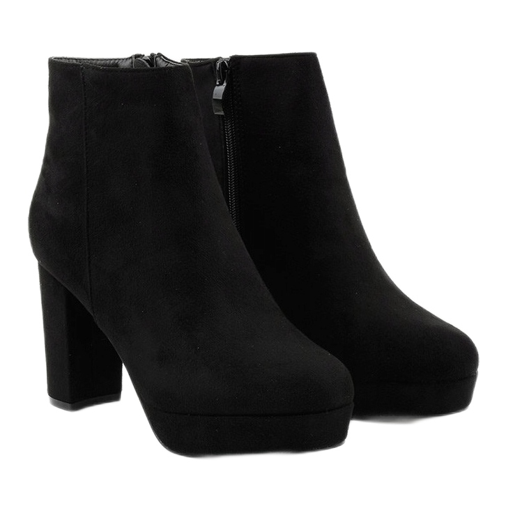 Botine negre pe postarea Neadarea negru 2