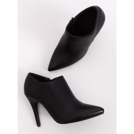 Încălțăminte din piele neagră pe un știft TX-1850-1 Negru 1