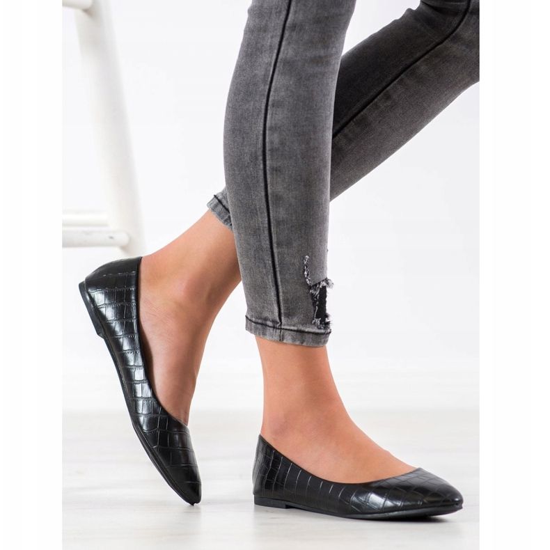 Weide Ballerina In Spitz negru 2