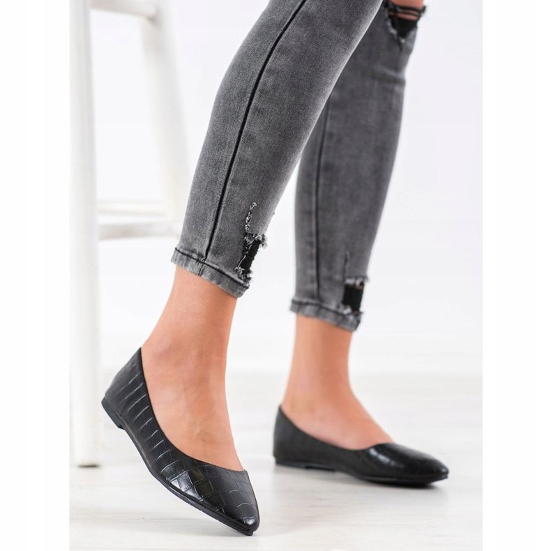 Weide Ballerina In Spitz negru 1