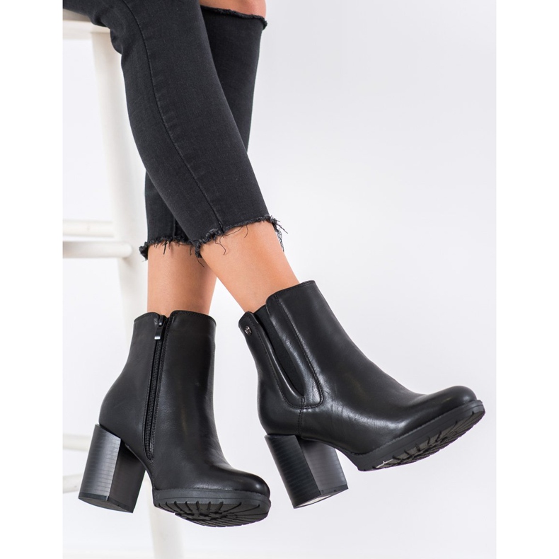 Weide Cizme confortabile pe un post negru 1