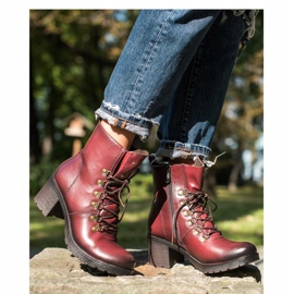 Muncitori la postul VINCEZA roșu 1