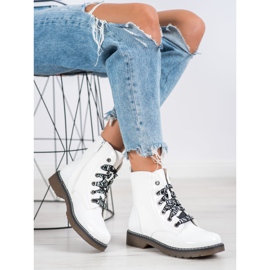 Muncitori lăcuți VINCEZA alb 1