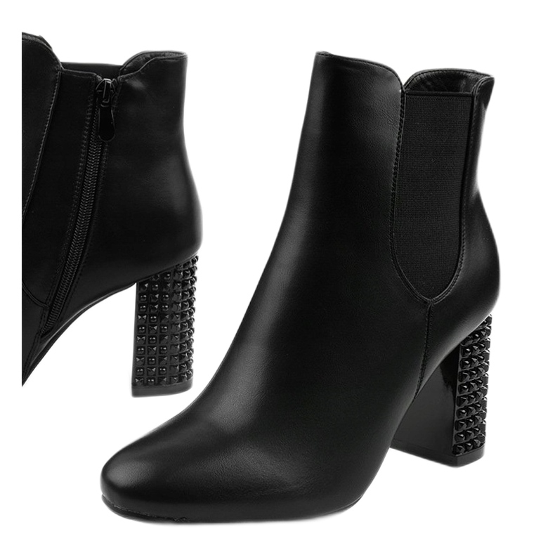 Ghete negre pe stâlpul Chardonnay negru 1