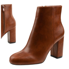 Cizme maro pe un stâlp din piele ecologică Gawler 1 Cizme maro pe un stâlp din piele ecologică Gawler 1