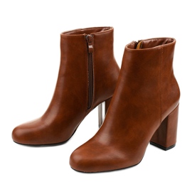 Cizme maro pe un stâlp din piele ecologică Gawler 2 Cizme maro pe un stâlp din piele ecologică Gawler 2