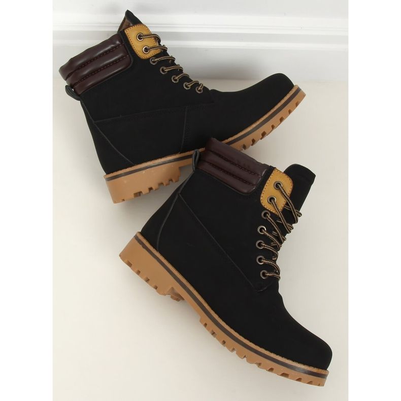 Cizme de damă din lemn negru izolate C001-1 Negre 1