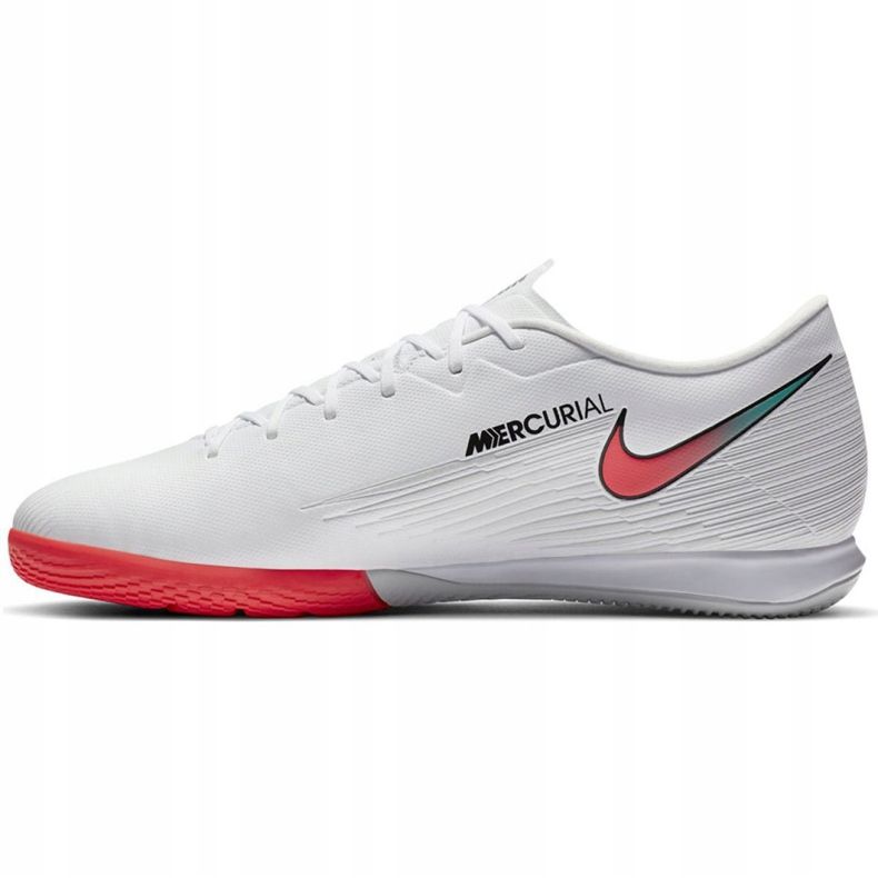 Pantof de fotbal Nike Mercurial Vapor 13 Academy M Ic AT7993 163 alb 1 Pantof de fotbal Nike Mercurial Vapor 13 Academy M Ic AT7993 163 alb 1