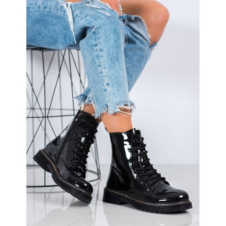 Small Swan Muncitori lăcuți negru 1