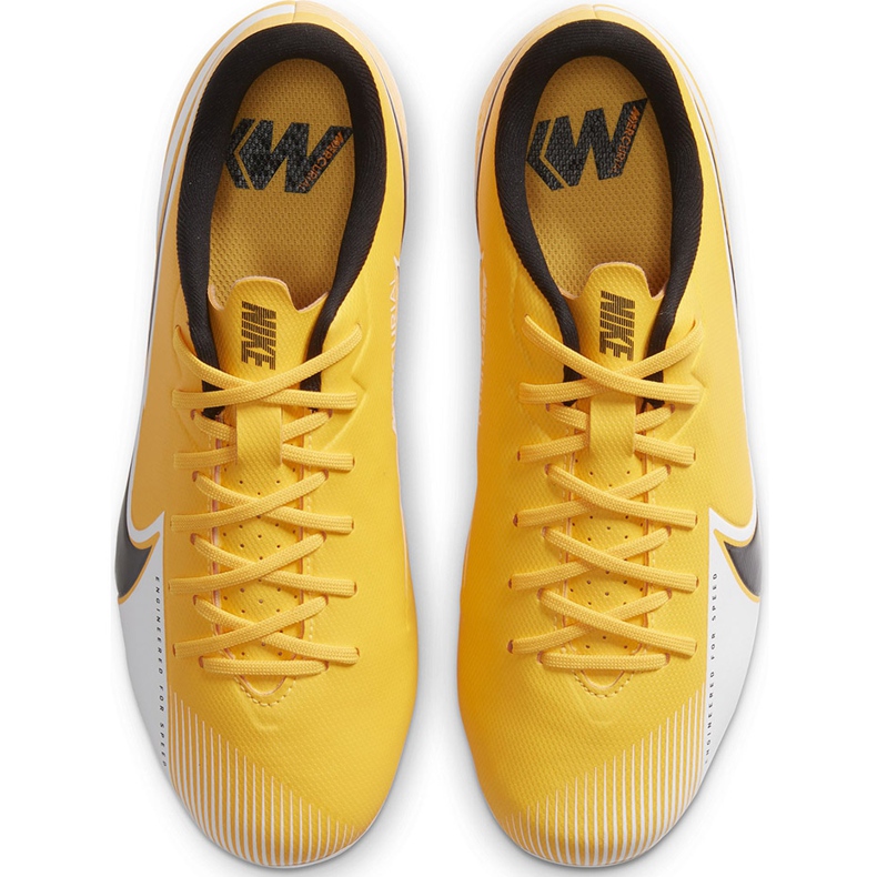 Pantof de fotbal Nike Mercurial Vapor 13 Academy FG / MG Junior AT8123 801 portocale galben 1