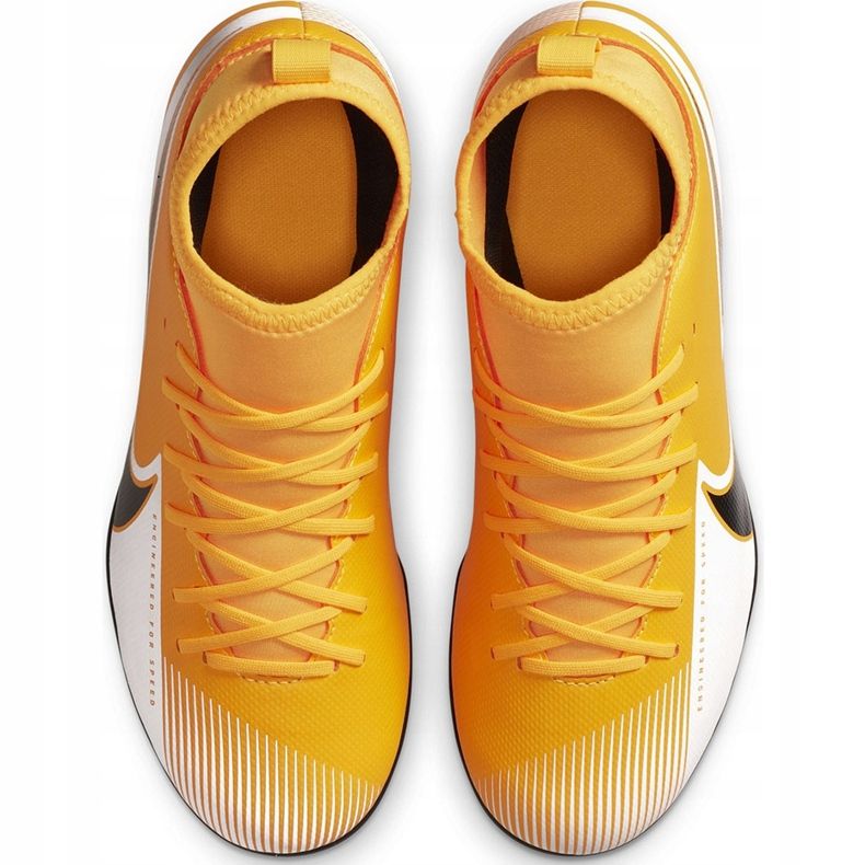 Pantofi de fotbal Nike Mercurial Superfly 7 Club FG / MG Junior AT8150 801 portocale galben 1