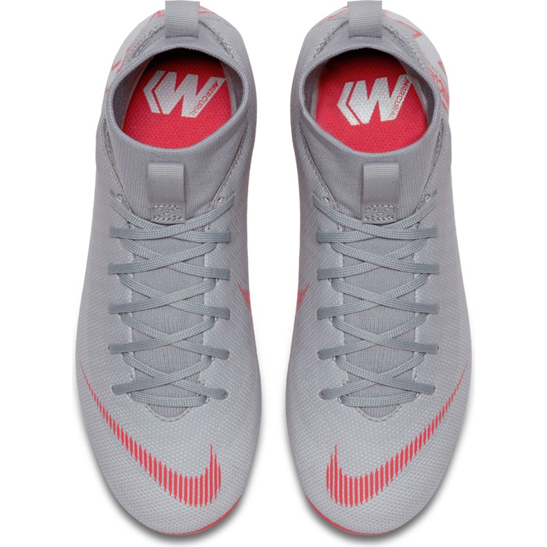 Pantofi de fotbal Nike Mercurial Superfly 6 Academy Mg Jr AH7337 060 gri argint 1