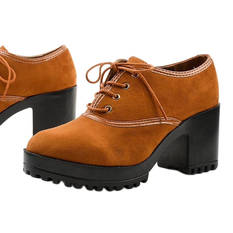 Cizme de cămilă dantelate pe un bloc Clearfall maro 1