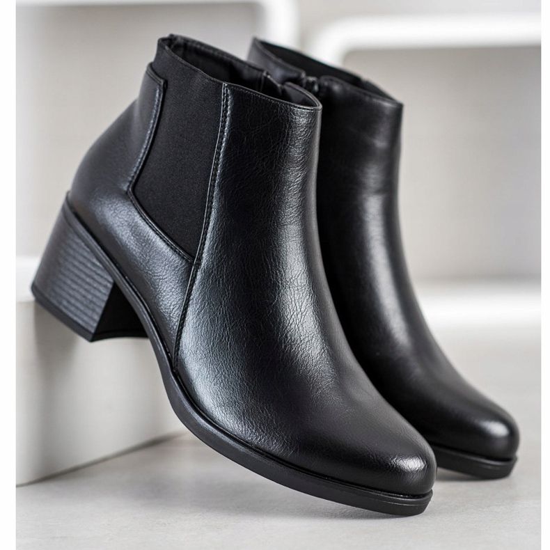 J. Star Ghete pe un post negru 1