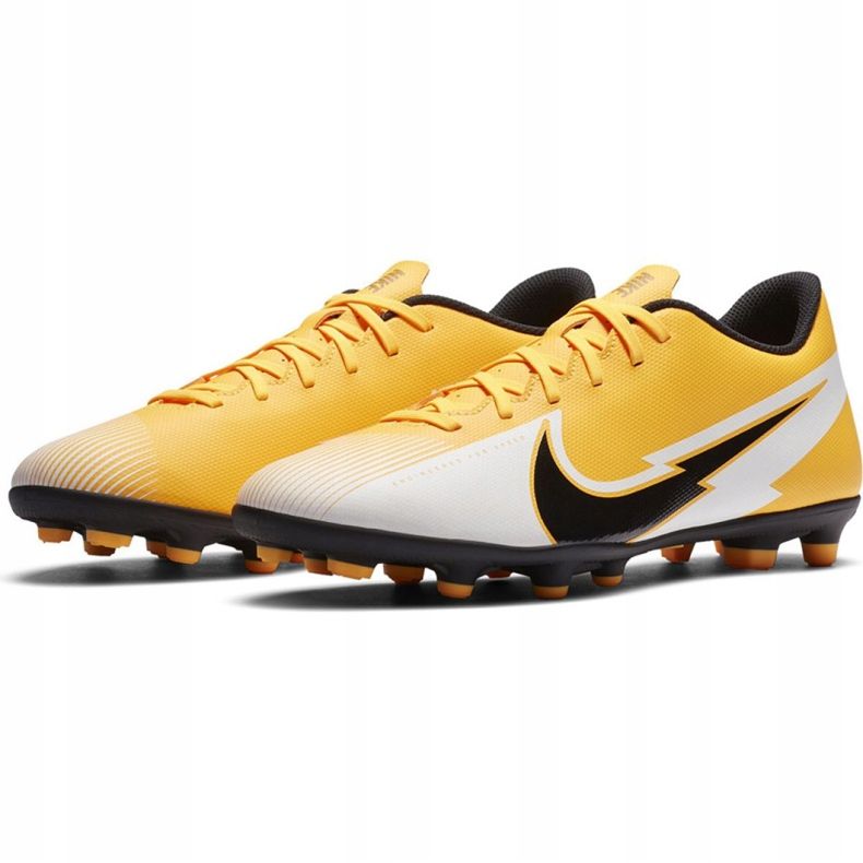 Pantofi de fotbal Nike Mercurial Vapor 13 Club FG / MG M AT7968 801 galben galben 1