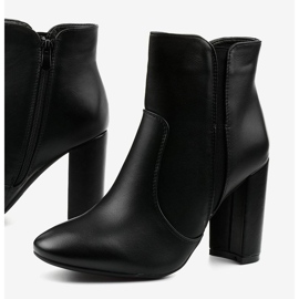 Cizme negre din piele ecologică pe postarea Wondermist negru 1 Cizme negre din piele ecologică pe postarea Wondermist negru 1