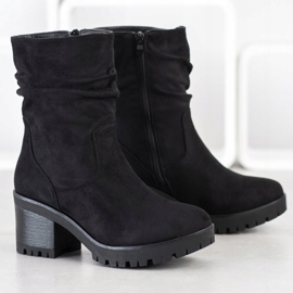 Flyfor Cizme cu partea superioară cu volane negru 1 Flyfor Cizme cu partea superioară cu volane negru 1