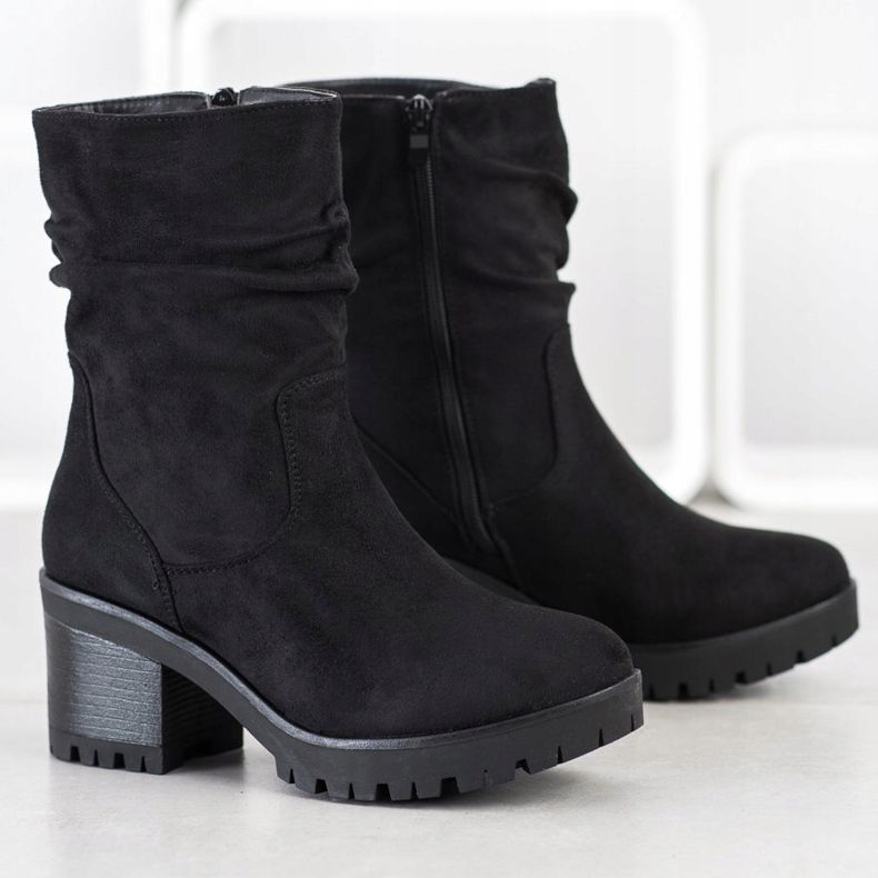 Flyfor Cizme cu partea superioară cu volane negru 1 Flyfor Cizme cu partea superioară cu volane negru 1