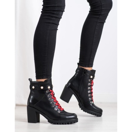 Ideal Shoes Cizme rock pe stâlp negru 2 Ideal Shoes Cizme rock pe stâlp negru 2