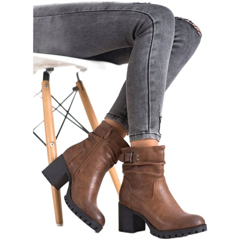 SDS Ghete înalte cu izolație maro 1 SDS Ghete înalte cu izolație maro 1