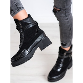 Gogo Muncitori pe pol negru 1