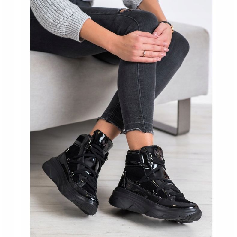 Kylie Trapperi la modă lăcuți negru 1