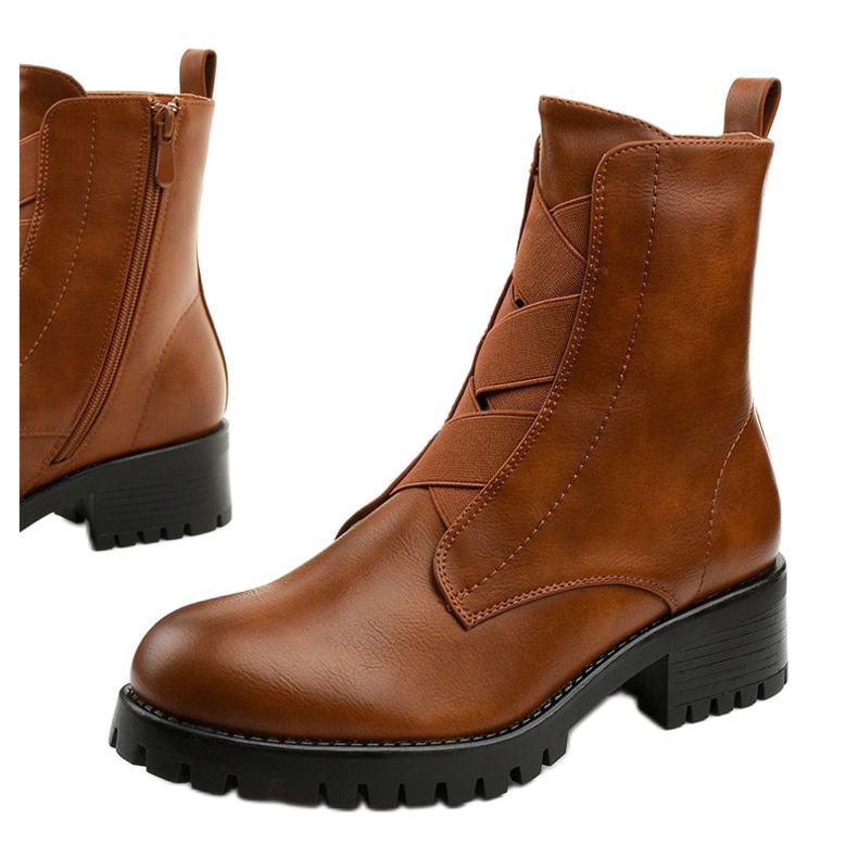 Cizme maro pe stâlpul izolat Chanhett 1