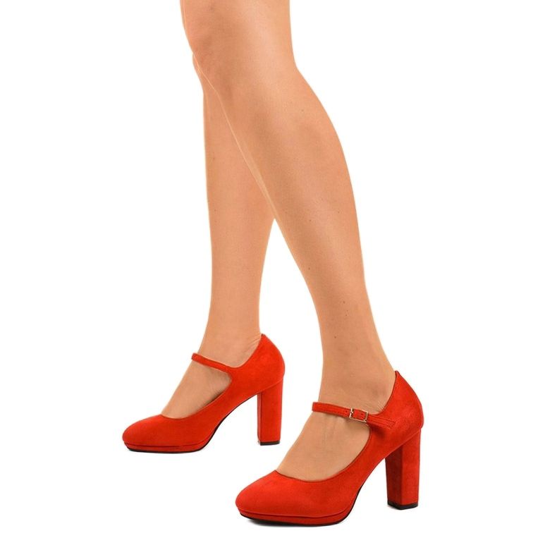 Pompele roșii din piele de căprioară pe stâlpul Neridan roșu 1