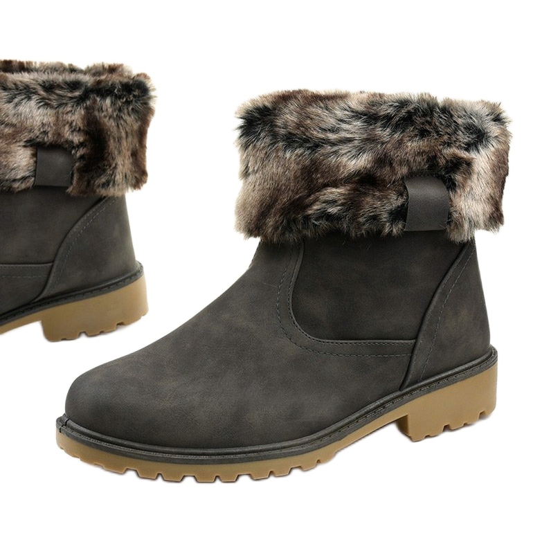 Cizme izolate gri pentru femei de la Giserelle 1