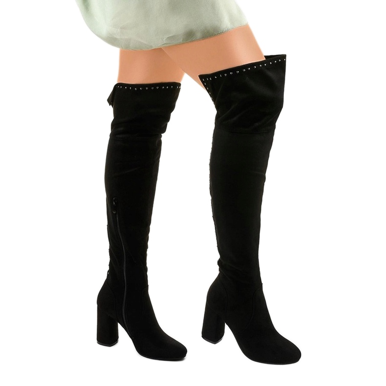 Cizme negre, izolate, cu partea superioară cu jet de infraroșu negru 1