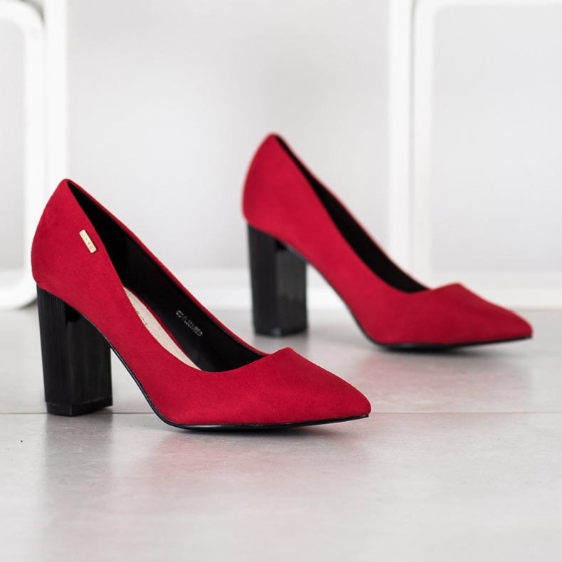 Goodin Pompele pe un stâlp negru roșu 1