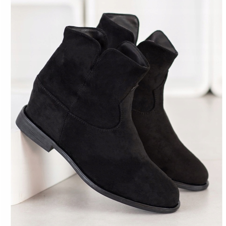 Sergio Todzi Cizme de cowboy pe o pană negru 1 Sergio Todzi Cizme de cowboy pe o pană negru 1