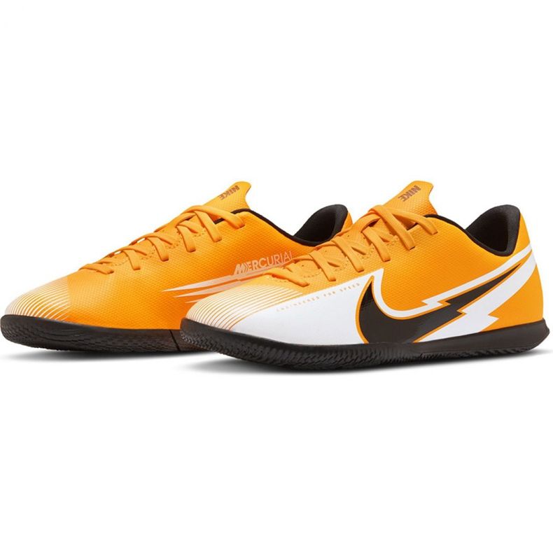 Pantofi de fotbal Nike Mercurial Vapor 13 Club Ic Jr AT8169 801 galben galben 1