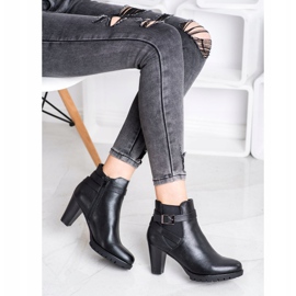 Flyfor Cizme negre pe tocuri înalte negru 1