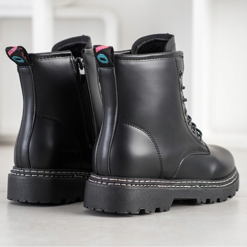 SHELOVET Capcani negri legați negru 1 SHELOVET Capcani negri legați negru 1