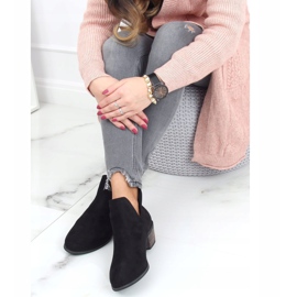 Cizme negre cu un decupat negru CM-8M4-1 negru 1 Cizme negre cu un decupat negru CM-8M4-1 negru 1