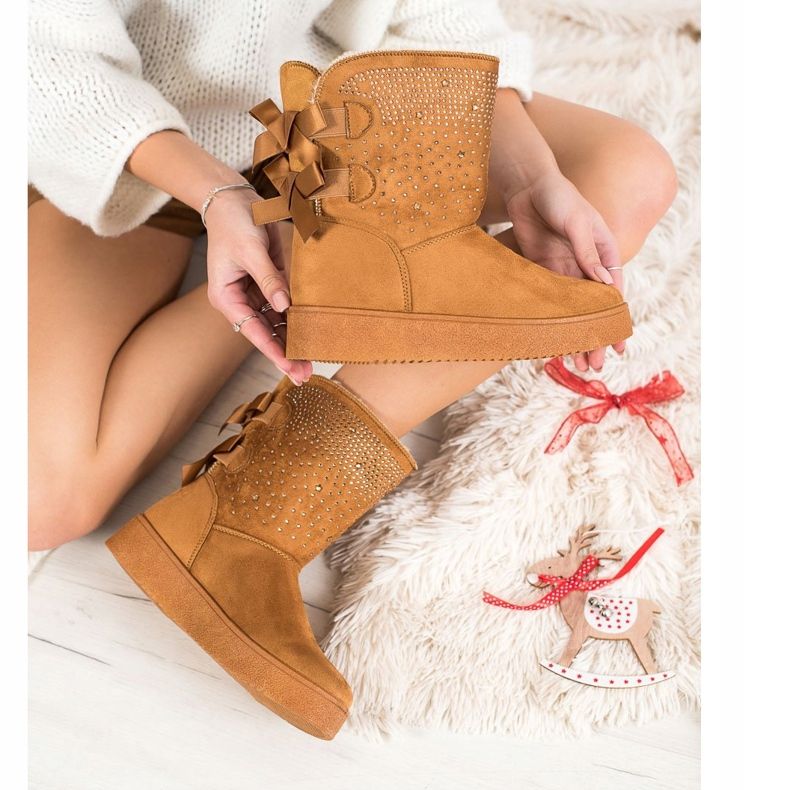 Small Swan Mukluki Cu Cristale maro 1 Small Swan Mukluki Cu Cristale maro 1