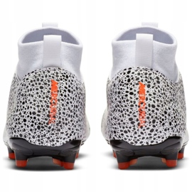 Pantofi de fotbal Nike Mercurial Superfly 7 Academy CR7 FG / MG Jr CV3182-180 alb 5