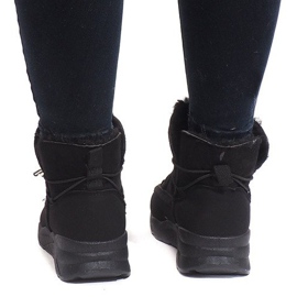 Ghete bine izolate K-107 Negru alb 3