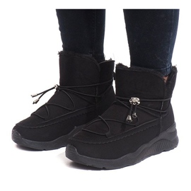 Ghete bine izolate K-107 Negru alb 4