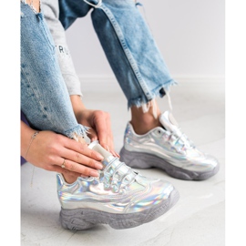 Ideal Shoes Adidași cu efect Holo argint 1