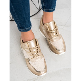 Bestelle Adidași eleganți bej 1 Bestelle Adidași eleganți bej 1